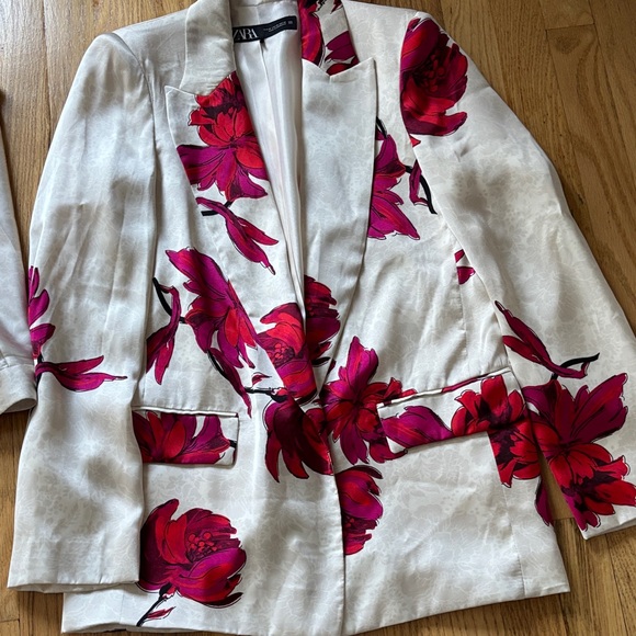 Zara floral satin effect open blazer and pants - Picture 2 of 14
